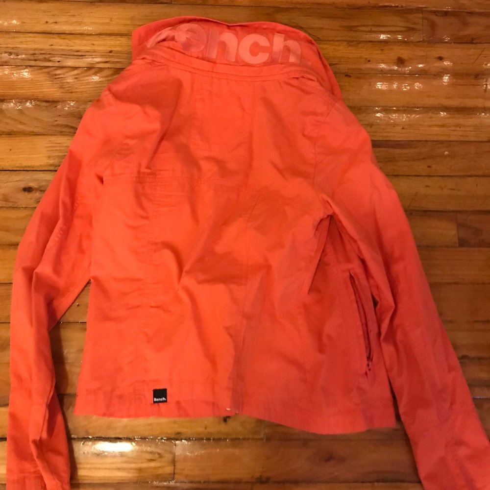 Bench Light Jacket - Picture 2 of 3